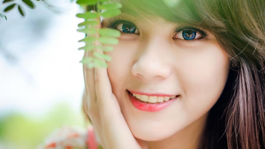 黄仁勋首次参加链博会：中国开源AI是推动全球进步的催化剂